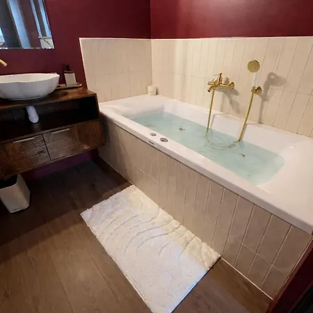 Apartment Refuge Du Chateau, Spa, Hypercentre, Confort *